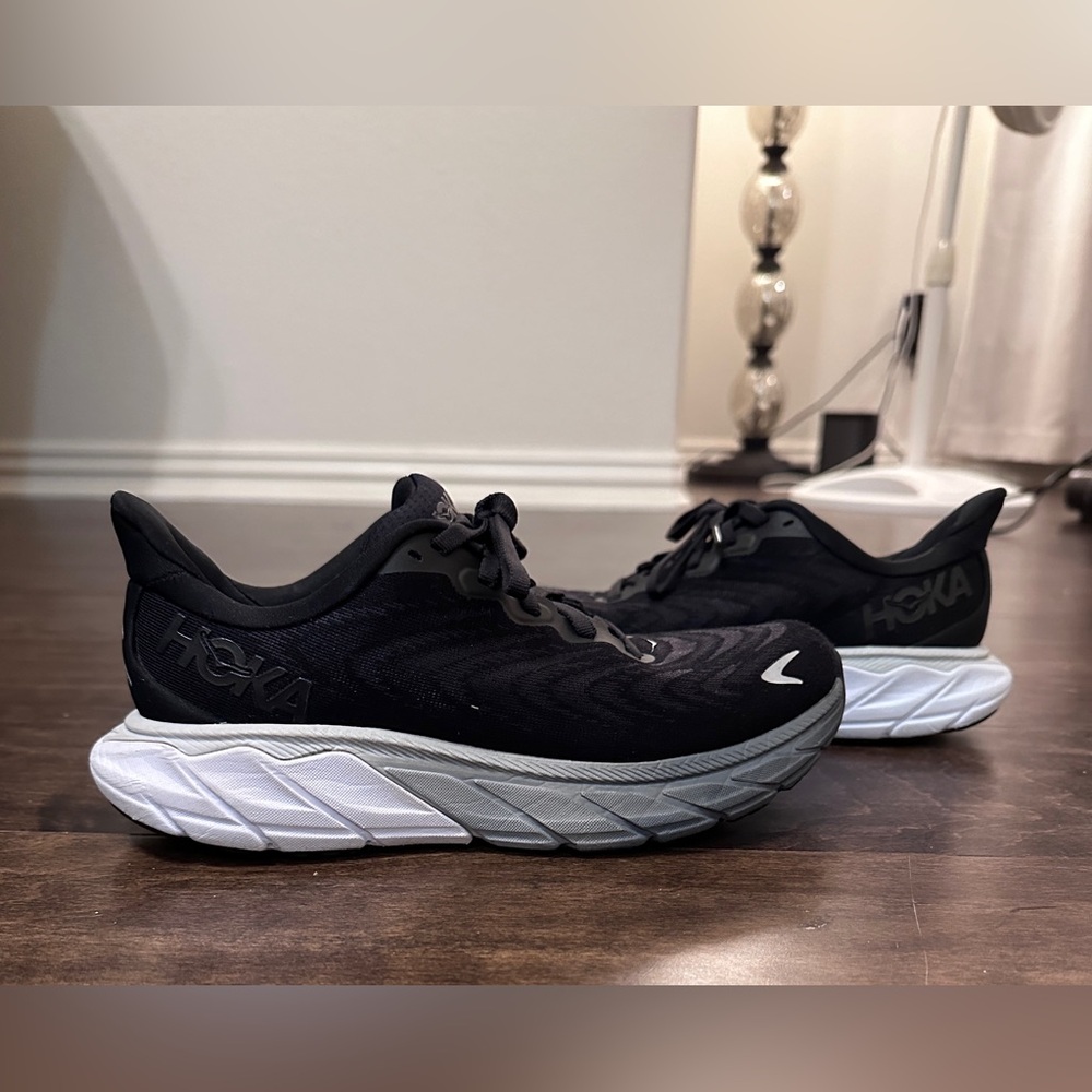 HOKA women’s Arahi 6